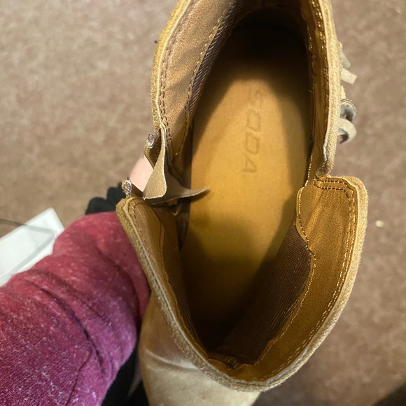 Soda fringe booties with heel/suede/9.5 - Picture 5 of 7